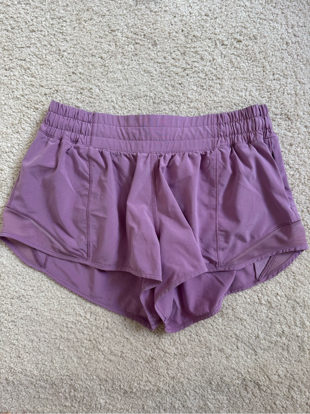Lululemon - Hotty Hot Shorts - Low-Rise Running Shorts